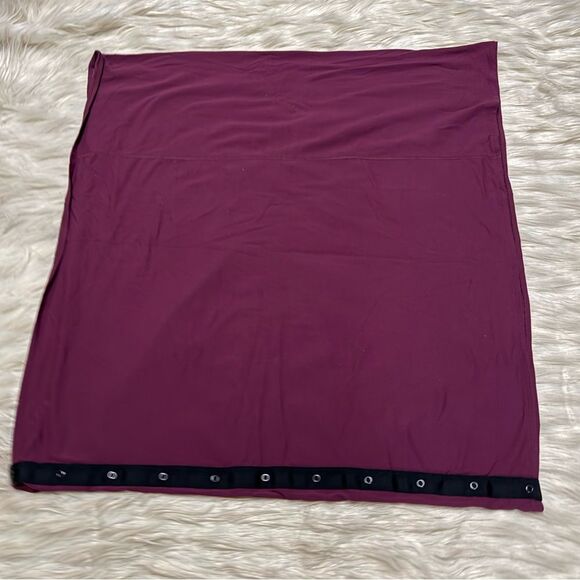 Lululemon Vinyasa Scarf in Maroon - Picture 4 of 6